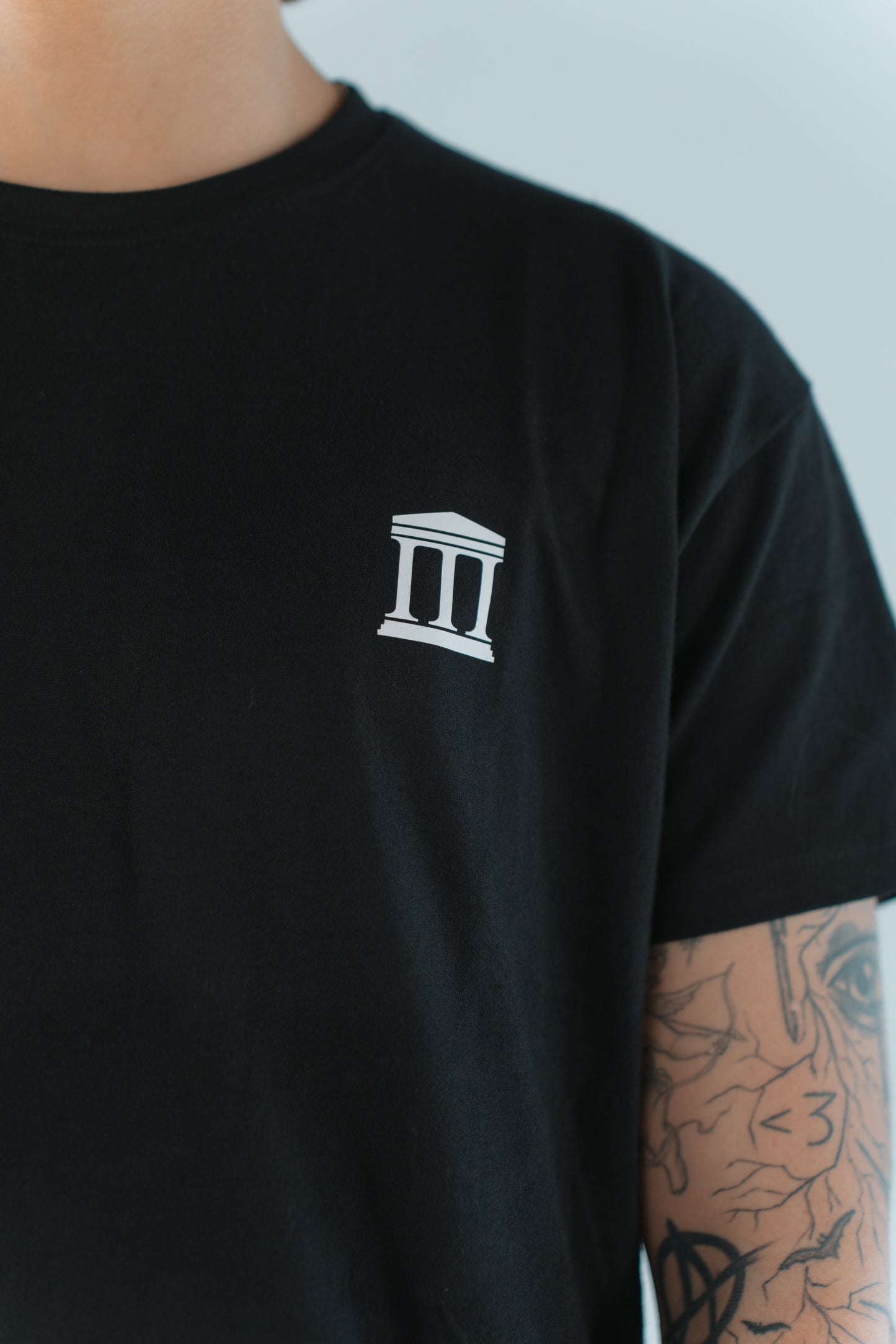 MIDA Temple Tee